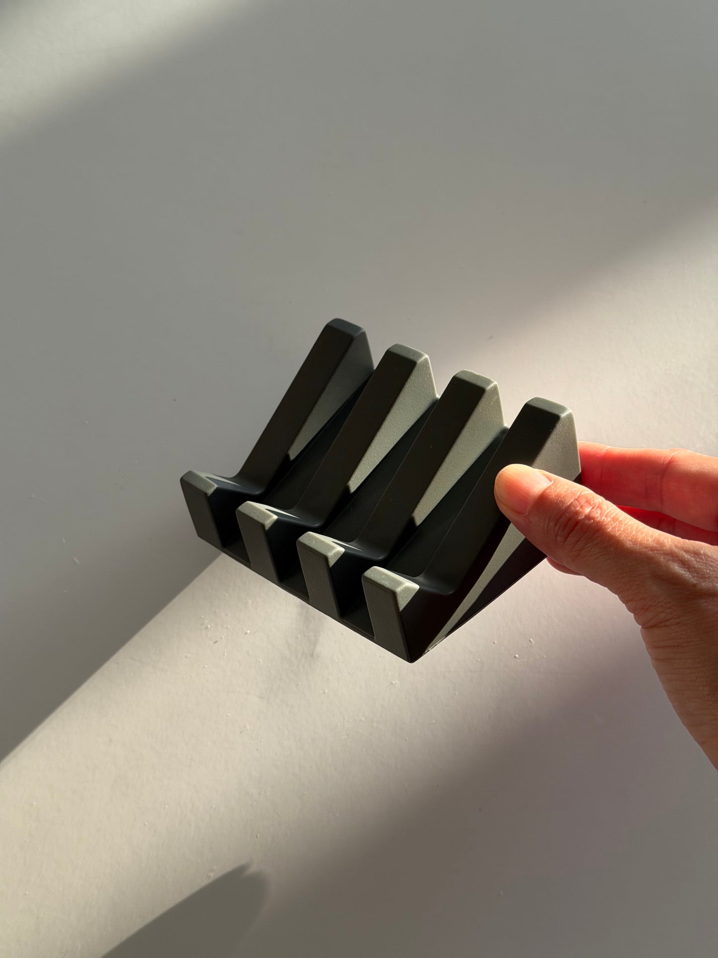 Self-Draining Silicone Soap Dish