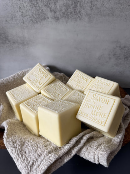 Traditional Marseille Bar
Unscented Extra Virgin Olive Oil & Sea Salt Soap